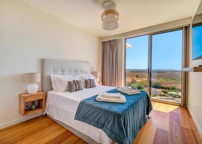 Cond Bayline - Abrotea - Pool - Gym - - - By Bedzy * Armação de Pêra