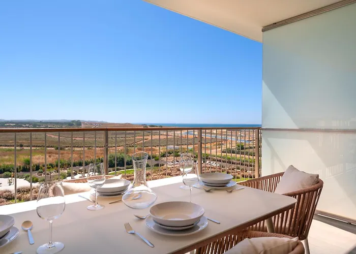 Cond Bayline - Abrotea - Pool - Gym - - - By Bedzy Armacao de Pera